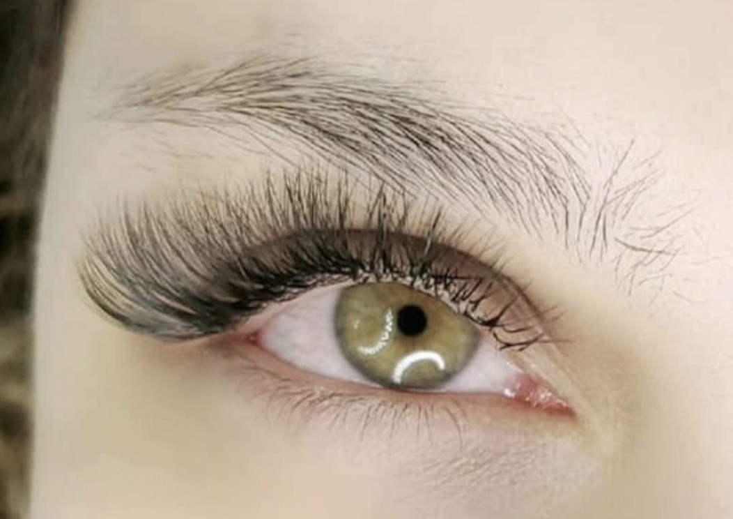 Classic Extra Full Set Eyelash Extensions — Up to 100 Lashes Per Eye
