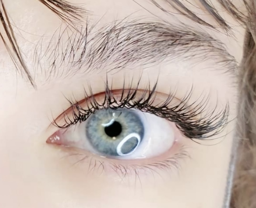 LED Gel Full Set Eyelash Extensions — Up to 80 Lashes Per Eye